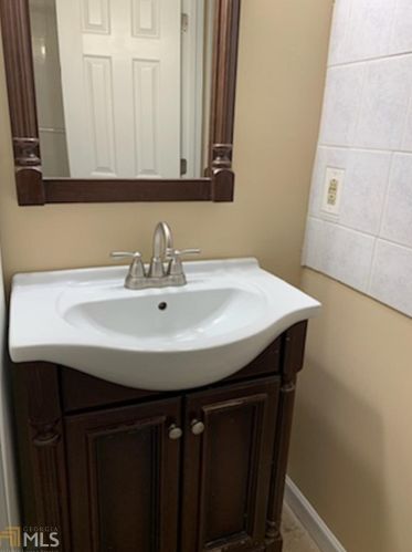 3425 Bayshore Dr, Atlanta GA 30340-4240 exterior