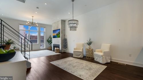 618 5th St, Philadelphia, PA 19147-2216