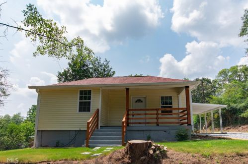96 Wood St, Newnan, GA 30263-2235