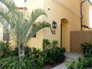 89 Painted Trellis, Irvine CA  92620-1108 exterior