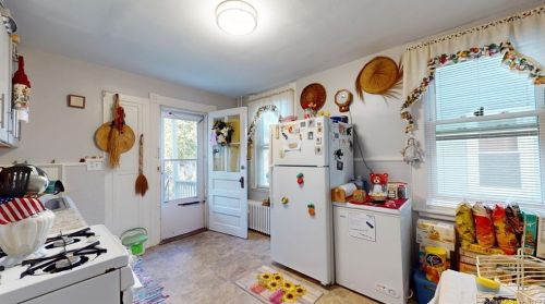164 Grand St, Middletown CT  06457-2653 exterior