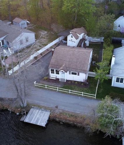 22 Lakeside Dr, Coventry, RI 02816-5519