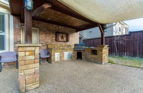 6911 Cyn Mdw Dr, Garland TX  75048-3050 exterior