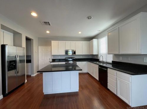 1054 Camino Del Sol, San Marcos, CA 92069-7345