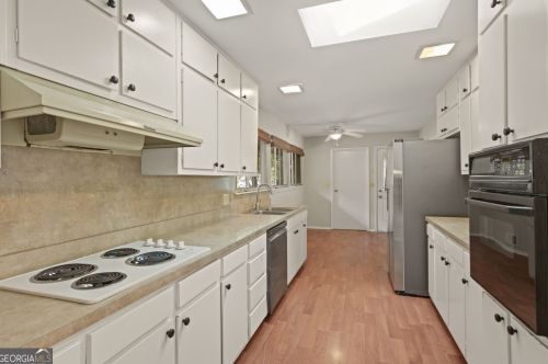 705 Edgewater Trl, Atlanta GA  30328-2822 exterior