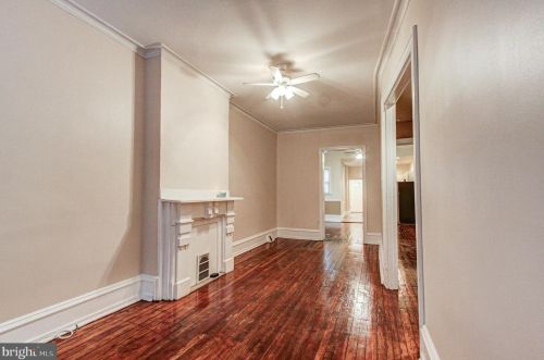 3235 13th St, Philadelphia PA  19148-0052 exterior