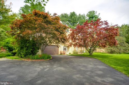 2502 Burgundy Dr, Fallston MD  21047-2112 exterior