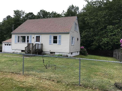 30 Oak St, Rochester, NH 03839-5631