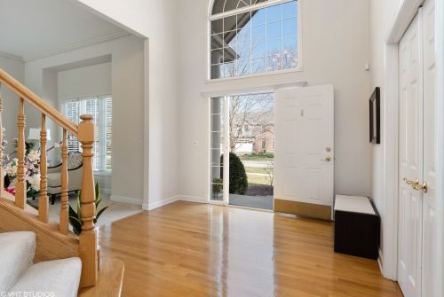 2615 Winter Park Dr, Naperville, IL 60565-5332