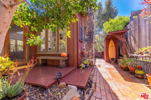 19584 Bowers Dr, Topanga, CA 90290-3100