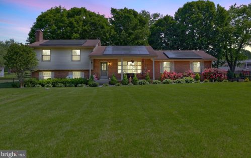 8585 Valley Dr, Middletown, MD 21769-9002