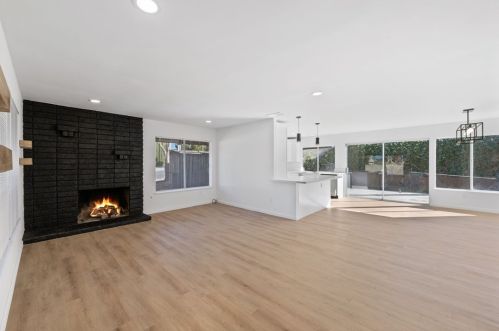 8738 Continental Dr, Riverside CA  92504-4231 exterior