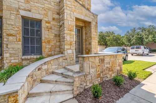 1211 Adams St, Fort Worth TX  76104-4429 exterior