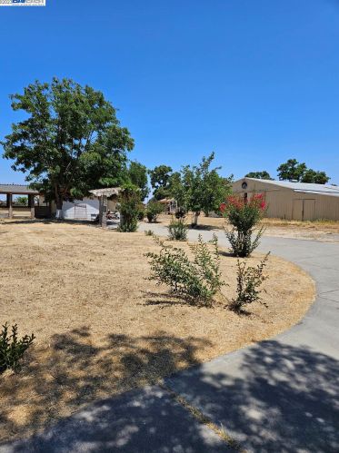 12614 Jack Tone Rd, Lodi, CA 95240-9736