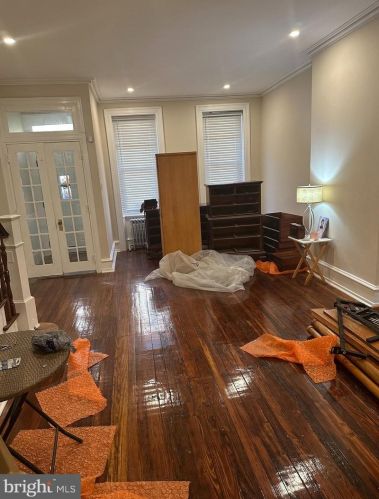 2518 12th St, Philadelphia, PA 19133-1125