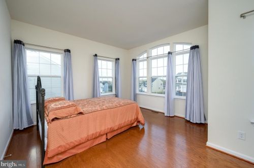 2331 Water Garden Dr, Hanover PA 17331-8319 exterior