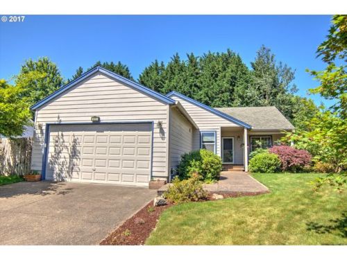 672 Boysen Ln, Dundee, OR 97115-9670