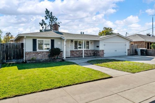 807 Pine St, Valley Home, CA 95361-2954