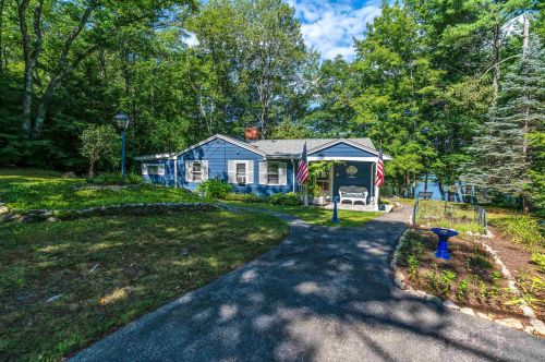 82 Lily Pond Rd, Somersworth, NH 03878-2015