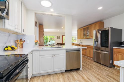 3381 El Monte Dr, Concord CA  94519-2806 exterior