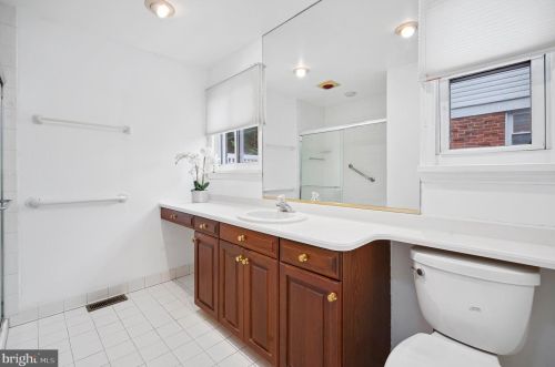 236 Memorial Ave, Haddonfield NJ 08033-2952 exterior