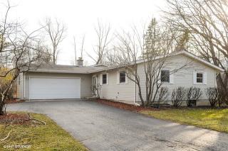 15615 Sprucewood Ln, Green Oaks, IL 60048-1480