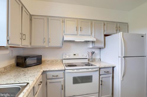 72 Lexton Dr, York PA 17404-9438 exterior