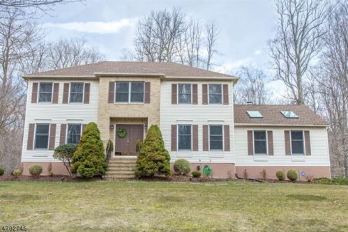 23 Winchester Ter, Dover, NJ 07869-2040