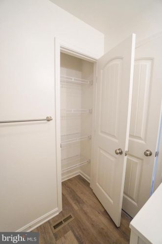 28 Parkview Dr, Carlisle PA  17013-2208 exterior