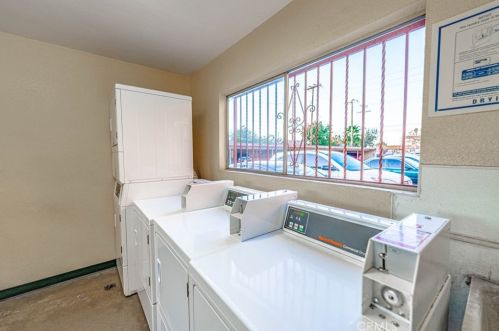 1400 Warner Ave, Santa Ana CA  92705-5417 exterior