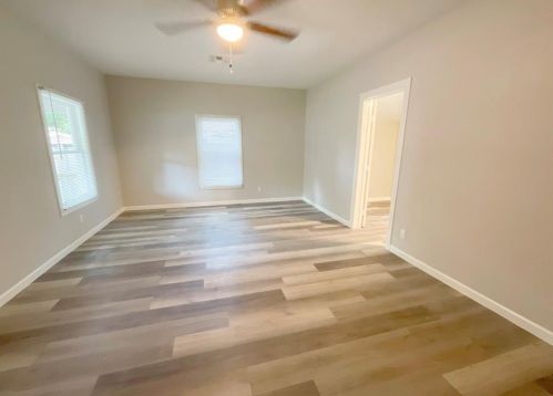 516 Hurst St, Angleton TX  77515-5714 exterior