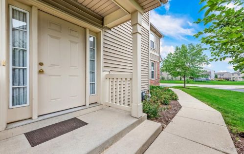 738 Oak Hollow Rd, Bull Valley, IL 60014-6241