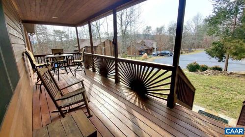 174 Boone Ct, Mc Gaheysville, VA 22840-2005