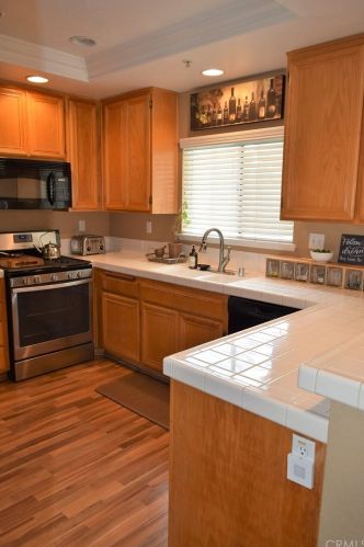 193 Cape Elizabeth Way, Riverside CA  92506-6178 exterior