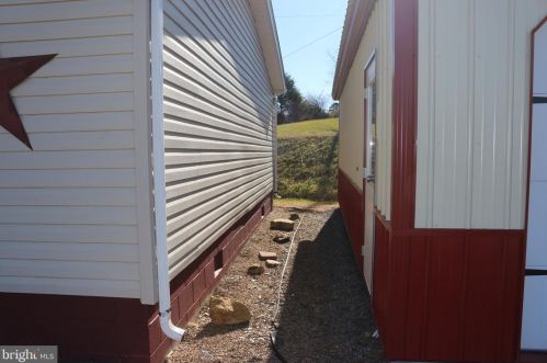 120 Dewey Dr, Maysville WV  26833 exterior