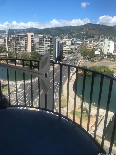 1909 Ala Wai Blvd, Honolulu HI  96815-1817 exterior