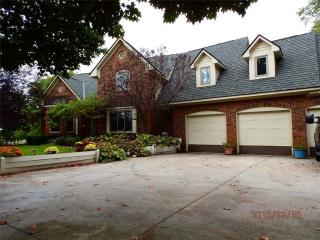 5630 Sugar Hills Dr, Eden, IN 46140-8662