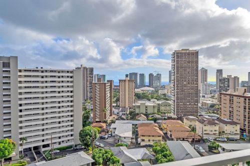927 Prospect St, Honolulu HI  96822-3482 exterior