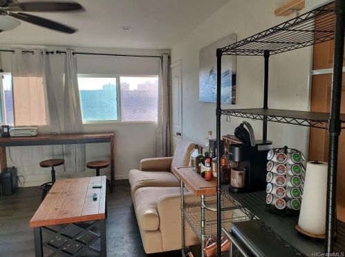3214 Esther St, Honolulu HI  96815-4132 exterior