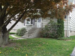 174 Summit Ave, Waldwick, NJ 07463-2136