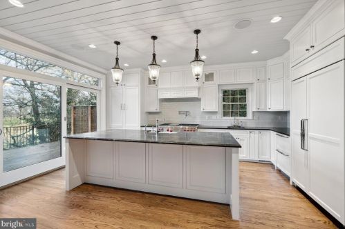 4441 33rd St, Arlington VA  22207-4465 exterior