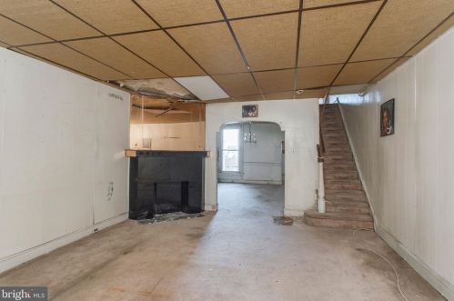 4846 8th St, Philadelphia, PA 19120-3730