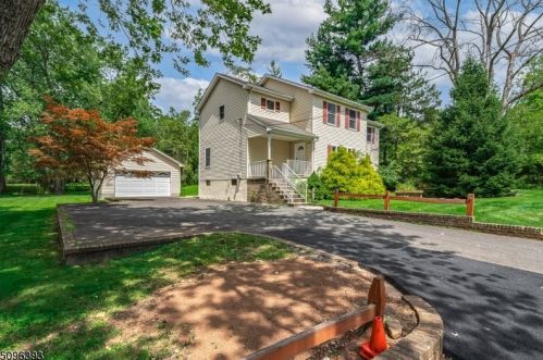 787 Byrd Ave, Bridgewater, NJ 08807-1356
