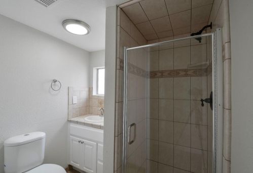 842 Vermont Ave, Los Banos CA 93635-3316 exterior