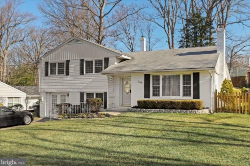 7415 Exmore St, Springfield, VA 22150-4027