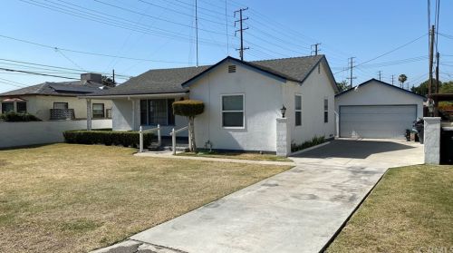 779 C St, Colton, CA 92324-2172
