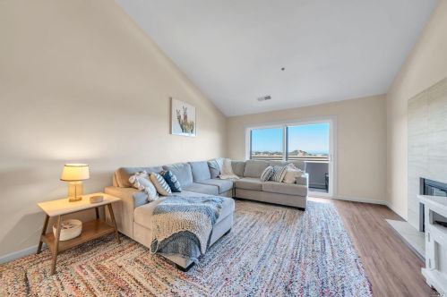 270 Channing Way, San Rafael, CA 94903-2648