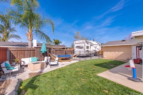 4050 Helene St, Simi Valley CA 93063-2929 exterior