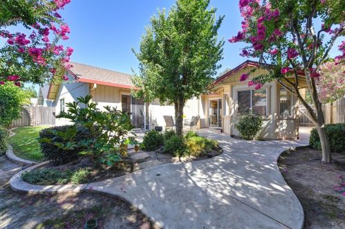 8946 Oakmore Way, Citrus Heights, CA 95662-4644