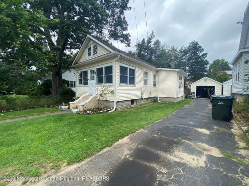 220 Chatham Ave, Oakhurst, NJ 07755-1311